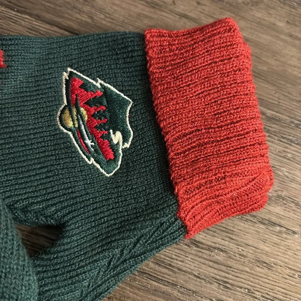 NWT [‘47] Minnesota Wild NHL Beanie Winter Hat & Mittens Set Green/Red, Infant